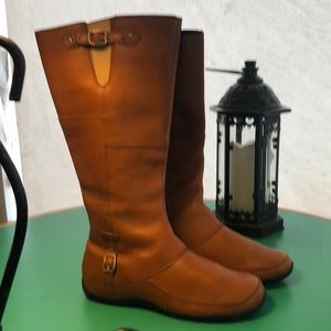 The North Face Brown Tan Zippered Tall Boots 7.5